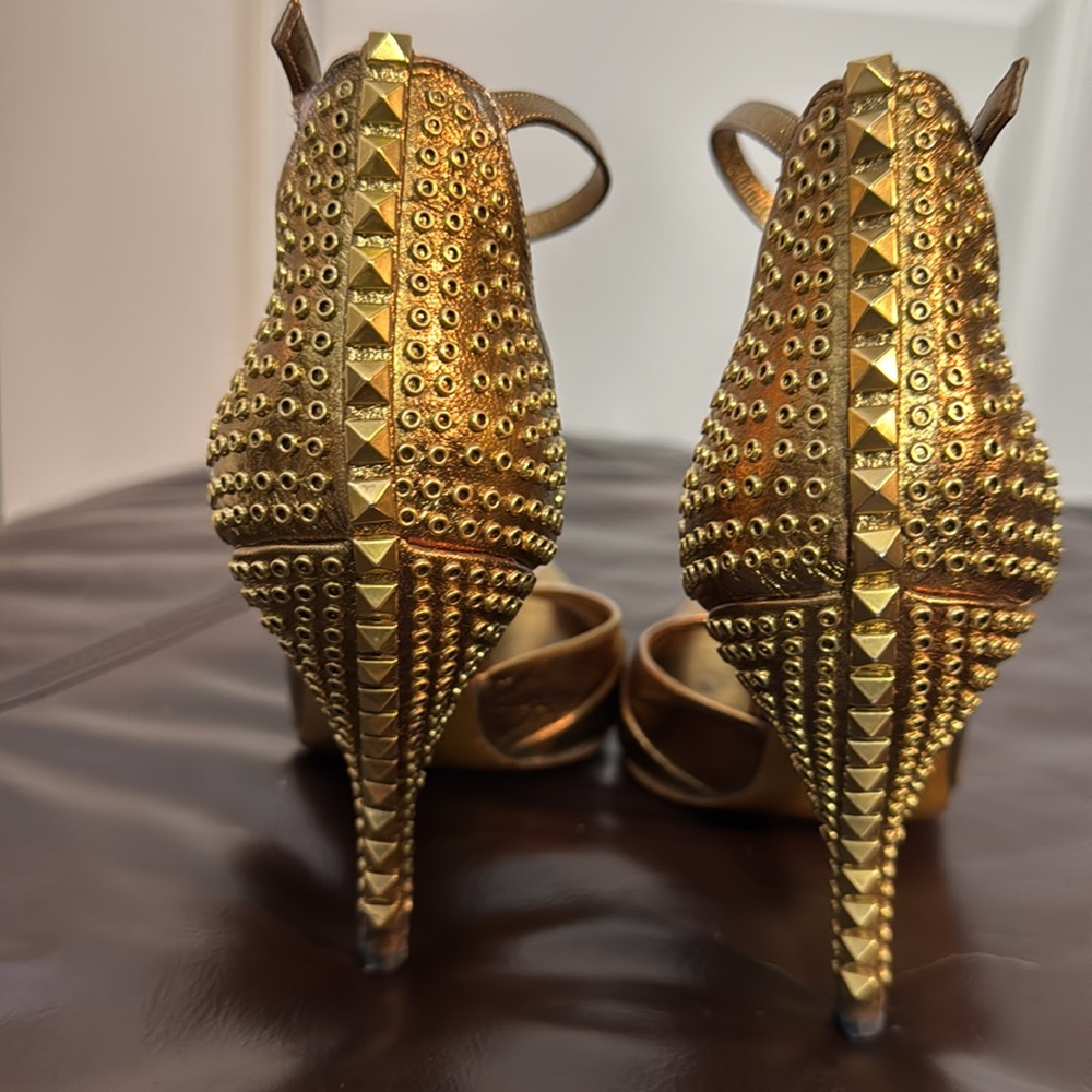 AUTH Gucci Metalic Gold Marmont 
Size EU 37.5/ US 7.5 - Picture 9 of 14